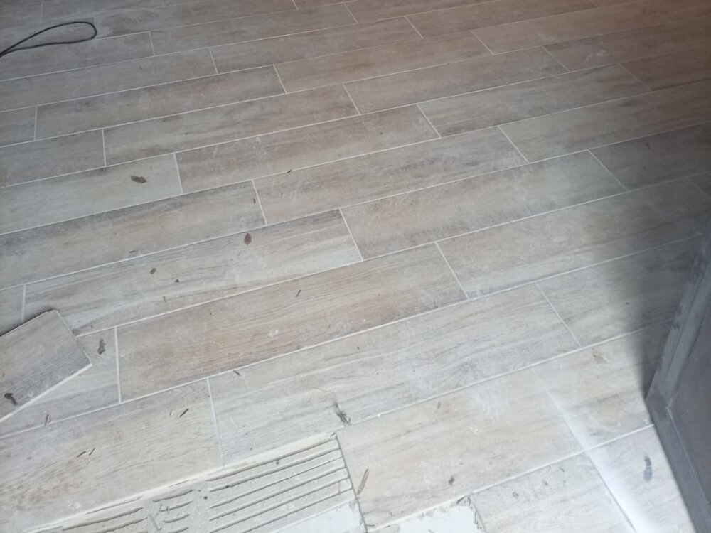 Un salon de coiffure à la Rochelle avant la pose de la résine époxy